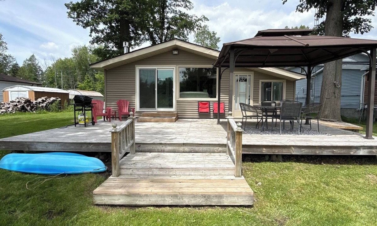 Campbellford Cottage | Campbellford Riverfront Retreat!