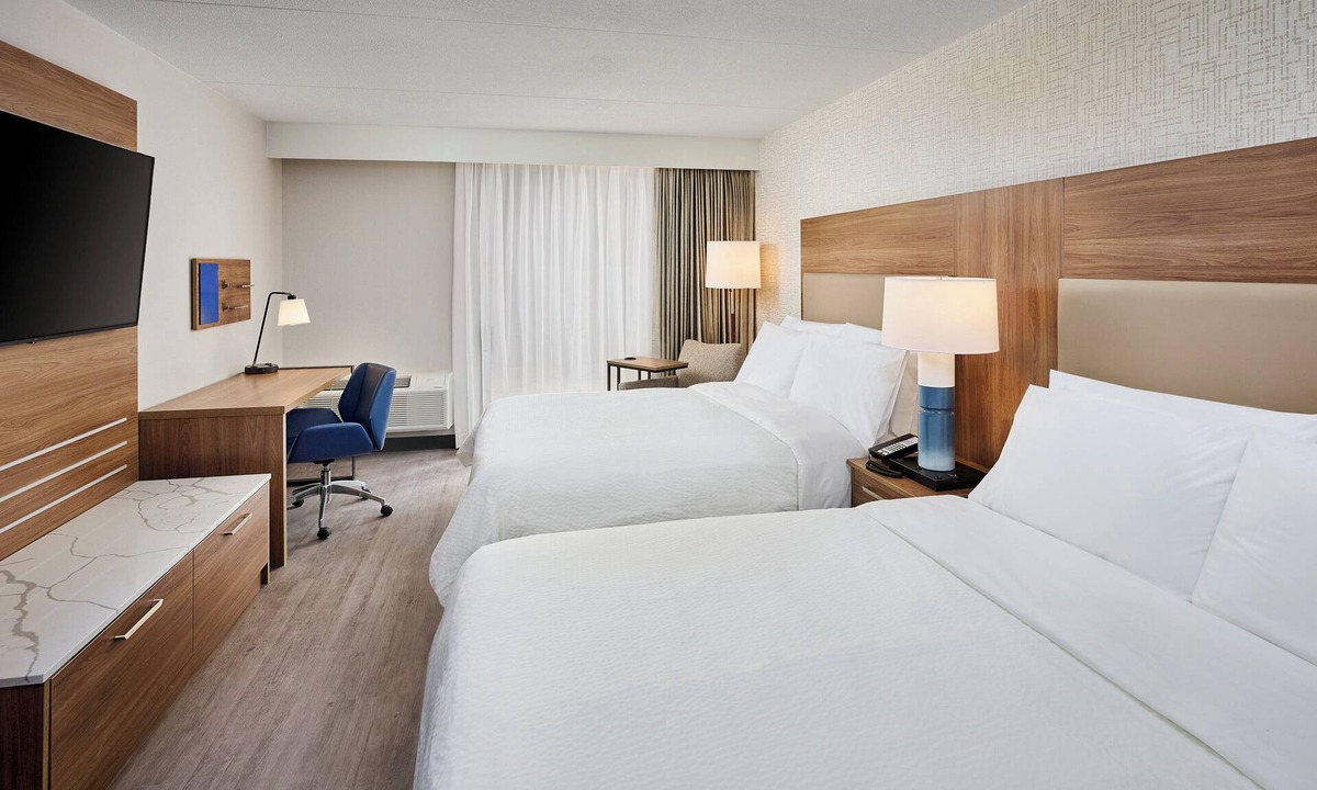 Burlington Hotel | Candlewood Suites Burlington Conference Centre by IHG