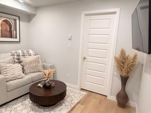 Saskatoon Apartment | Casa Bel ! Luxury 2-Bedroom Retreat in Saskatoon