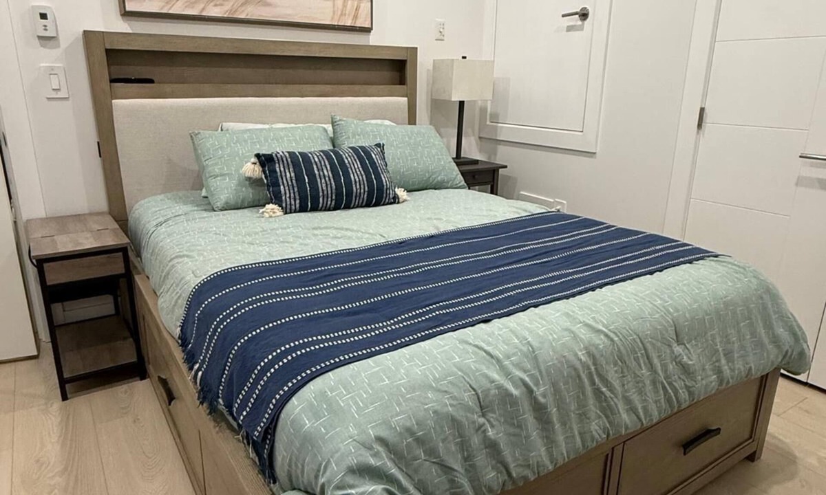 Vancouver South House | CasaBonita | Modern 3BR/2BA Vancouver Retreat w/AC & EV Charging + Parking