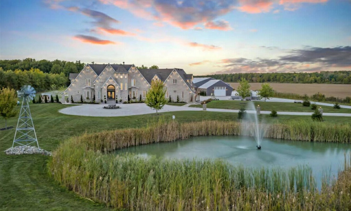 Town of Essex House | Castle On Malden - Luxury 50 Acre Private Estate