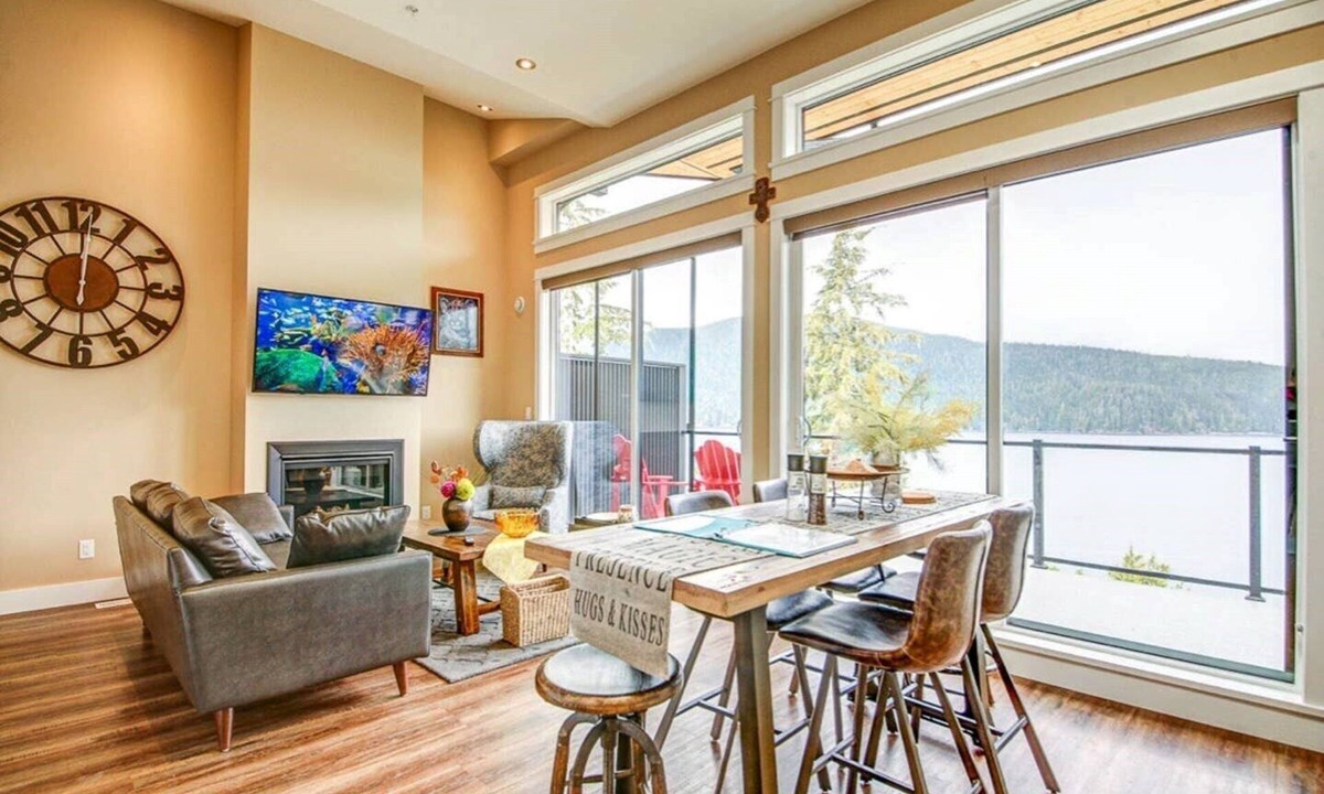 Port Renfrew House | Cedar Peaks (Oceanfront, Amazing Views)