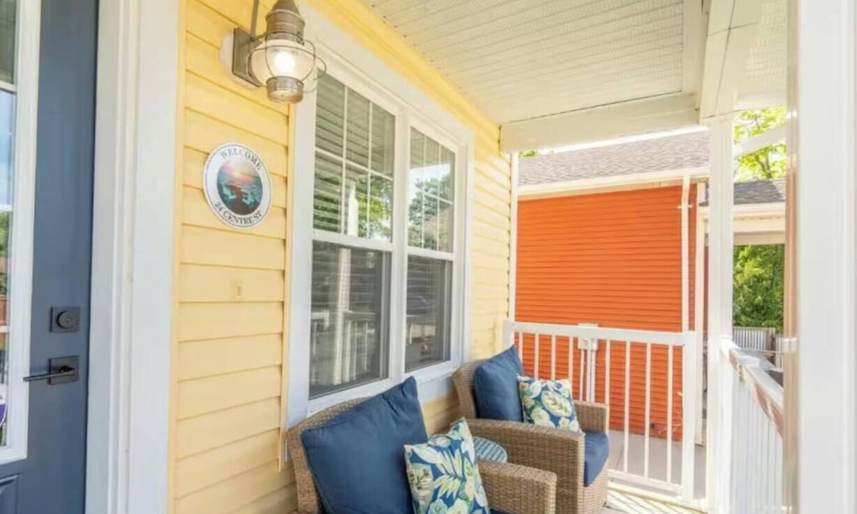 Grand Bend Cottage | Centre Street Sunshine