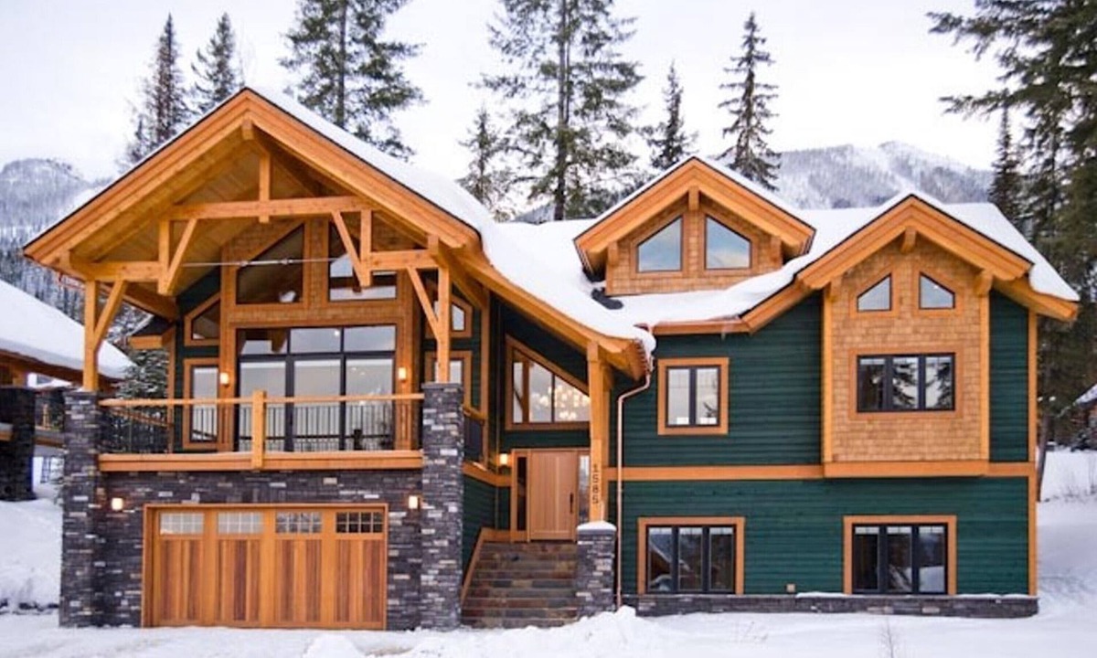 Golden Ski Chalet | Chalet, 5 Bedrooms + Den, 4.5 Baths (Sleeps 10-12)