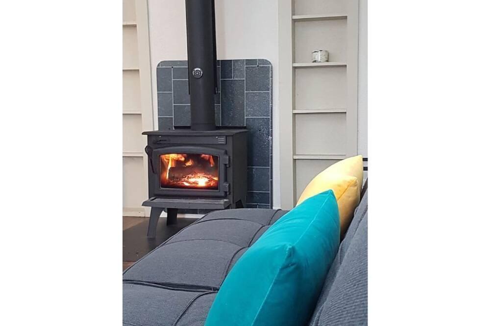 Lac-Brome Ski Chalet | Chalet Lac Brome, close to the lake with fireplace in the living room and swimming pool