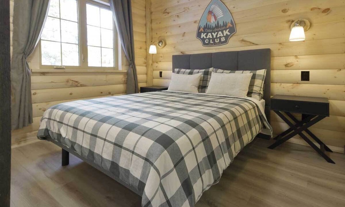 La Malbaie Ski Chalet | Chalets de Môh - IROQUOIS - Family Getaway, Patio, and BBQ
