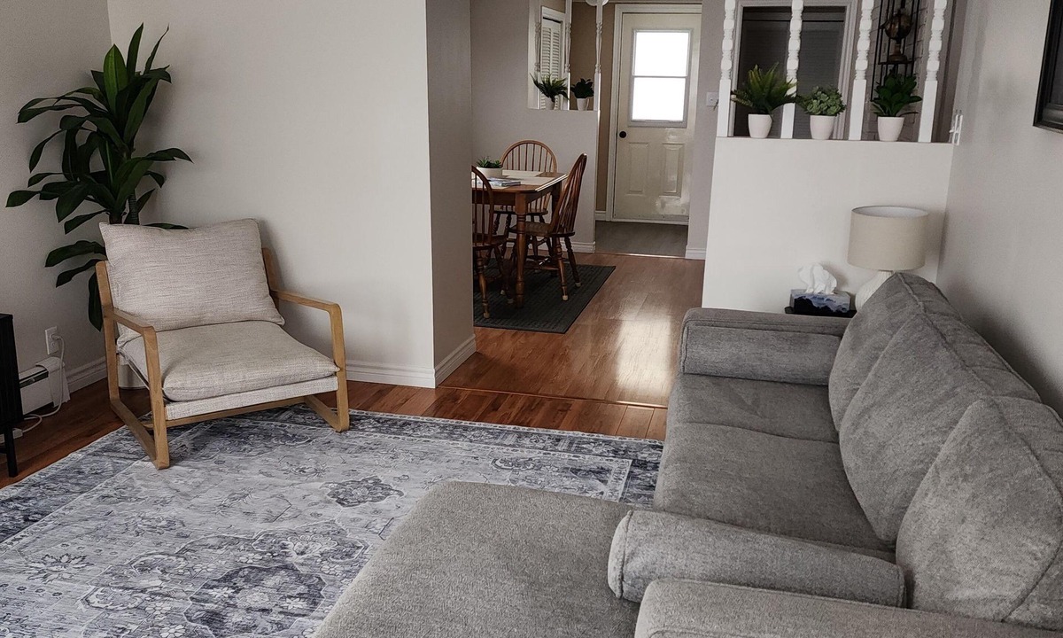 Corner Brook House | Charming 2-bedroom bungalow in awesome Corner Brook with WiFi, AC