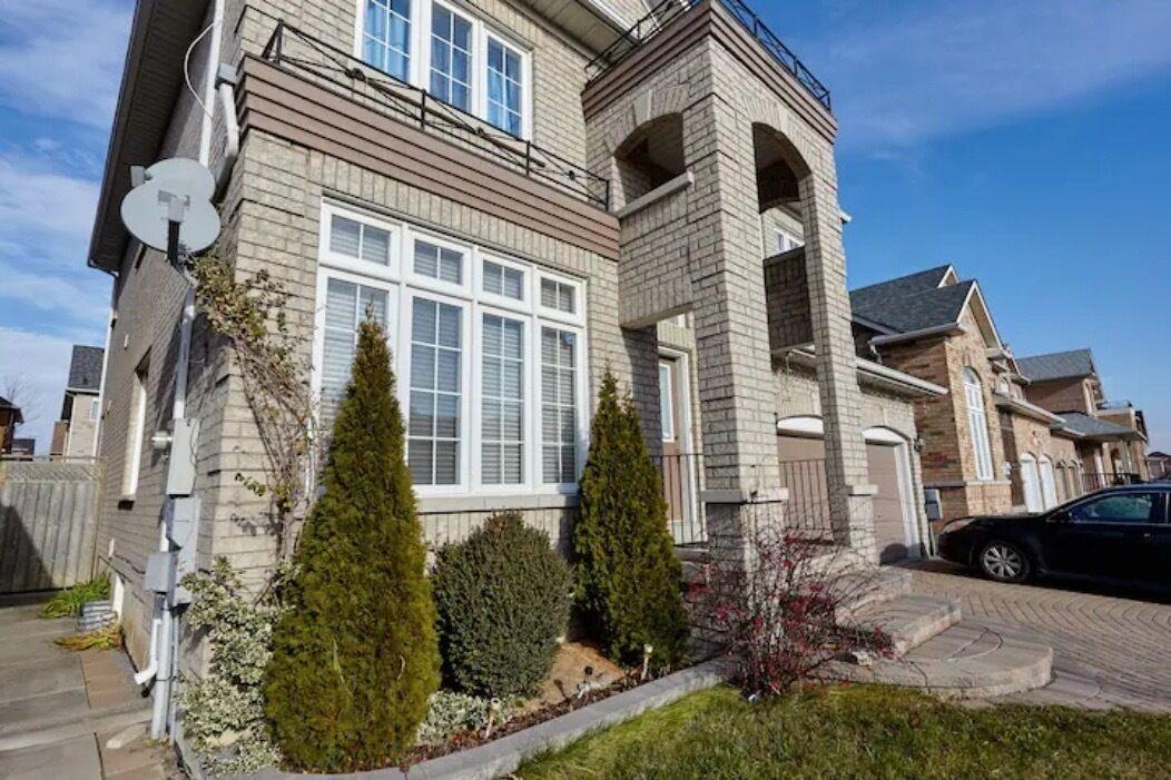 Unionville Cabin | Charming 2-bedroom Lodge with WiFi, AC between Markham and Richmond Hill