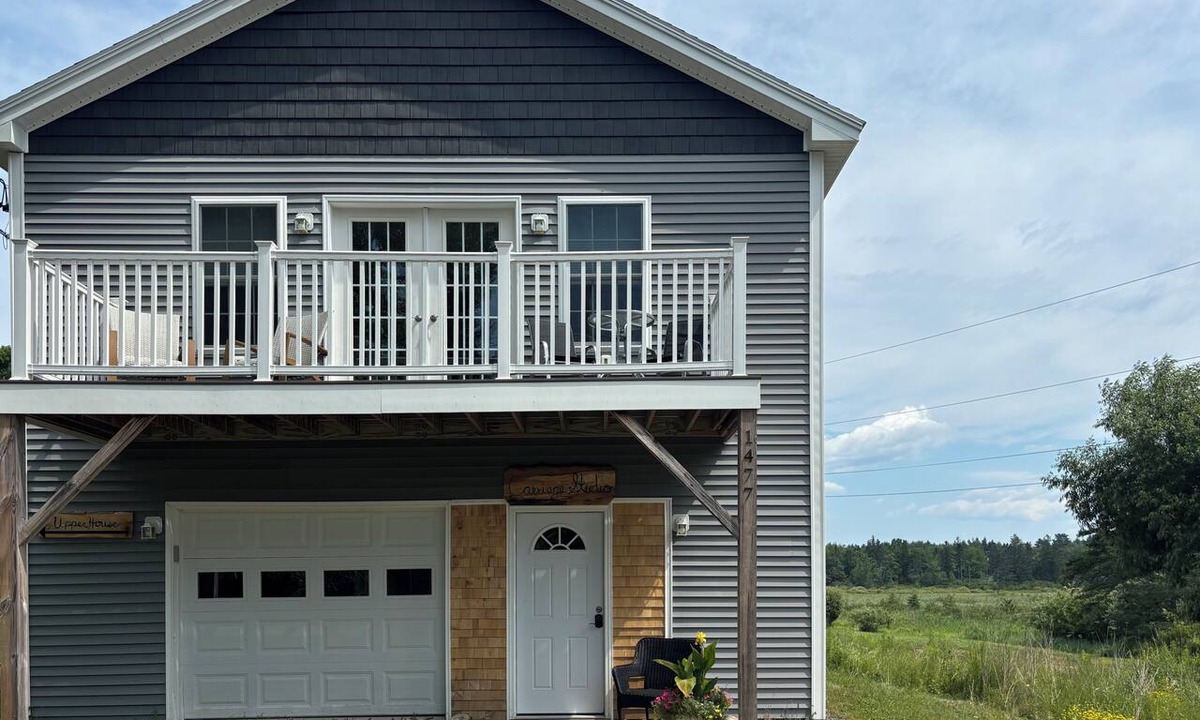Town Hill House | Charming 3-bedroom house in fantastic Bar Harbor w/AC, art, private studio