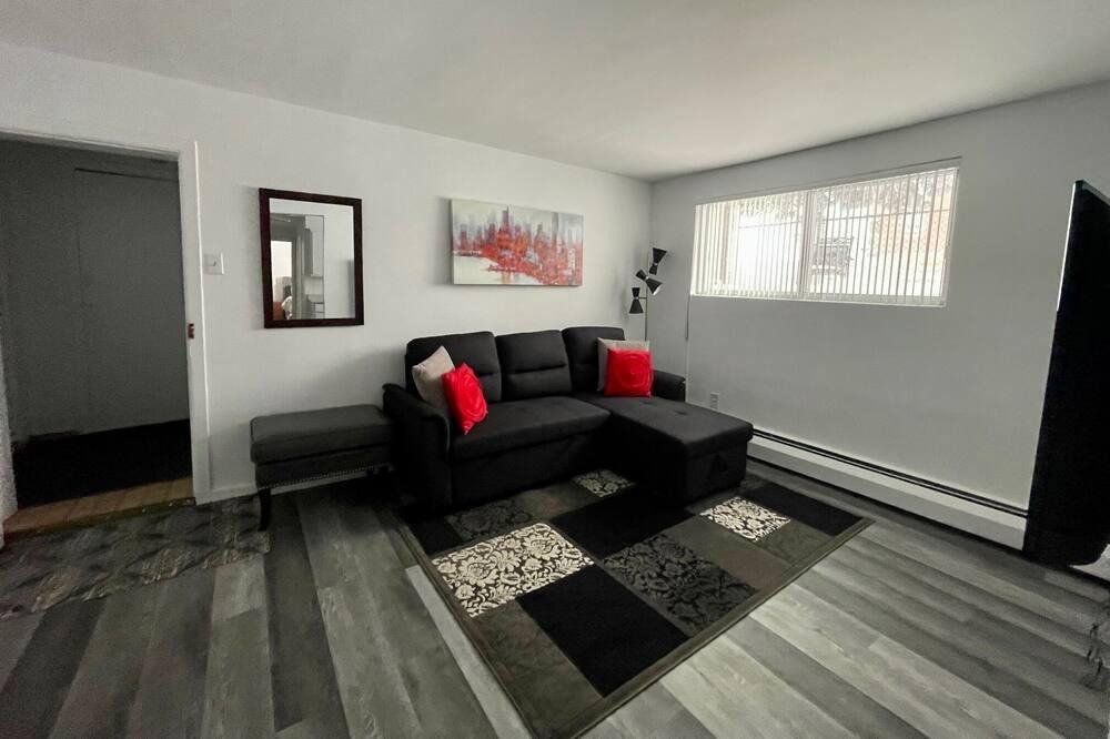 Laval Apartment | Charming apartment in Laval
