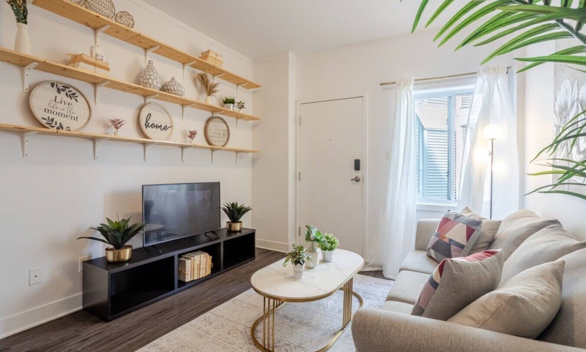 Griffintown Apartment | Charming condo in Downtown Montreal