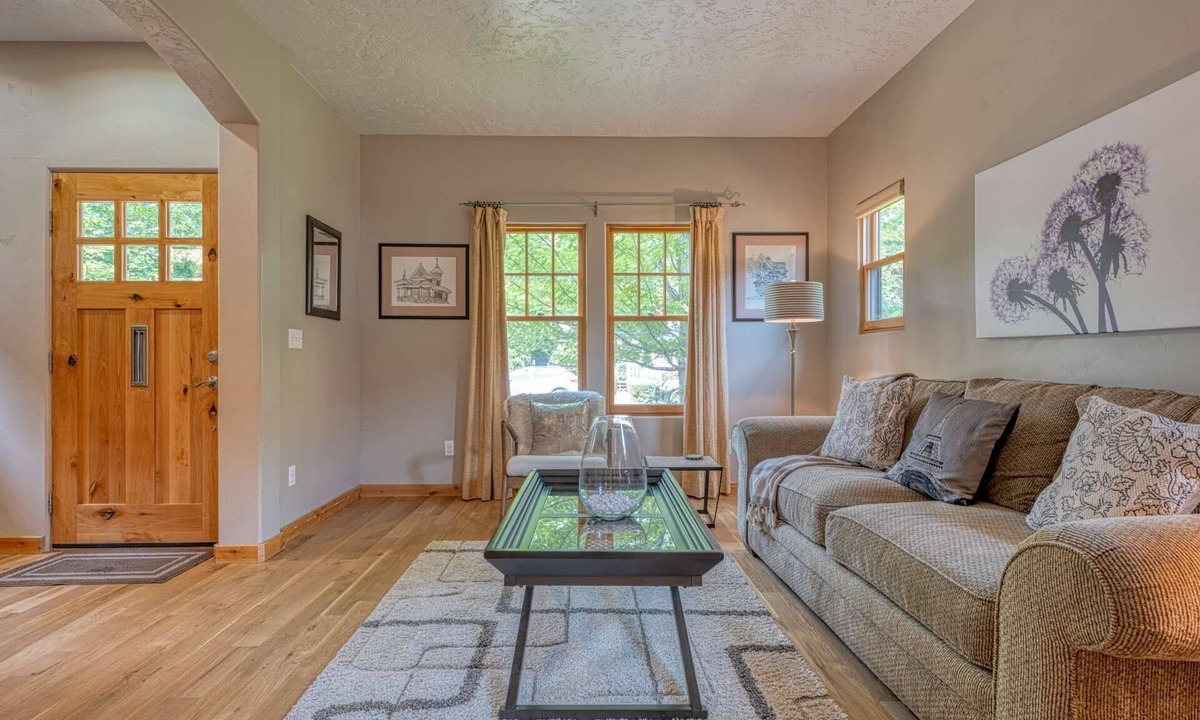 North End House | Charming North End Haven | Walk to Downtown & Hyde Park | Enjoy Outdoor Patio & Backyard w/Your Dog