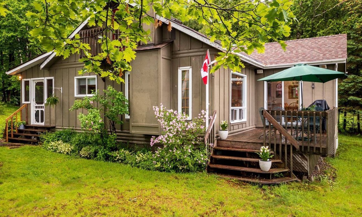 Huntsville Cottage | Charming Waterfront Cottage with Private Dock on Peaceful Otter Lake near Huntsville, Ontario