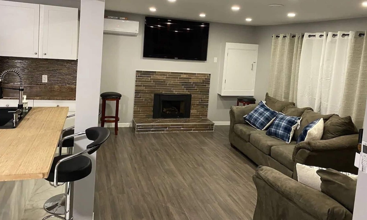 Lower Sackville Apartment | Cheerful 3BR Home with Free Parking