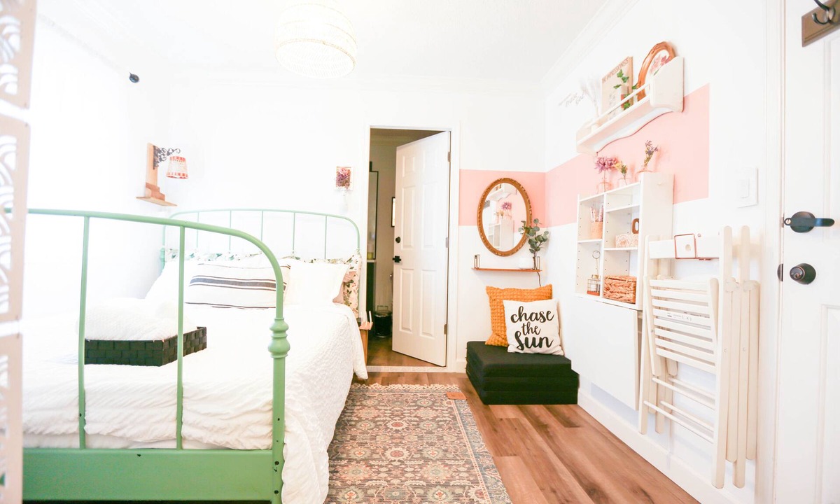 Steveston House | Chic Artistic individual Studio Suite Exceptional Luxury with Everything