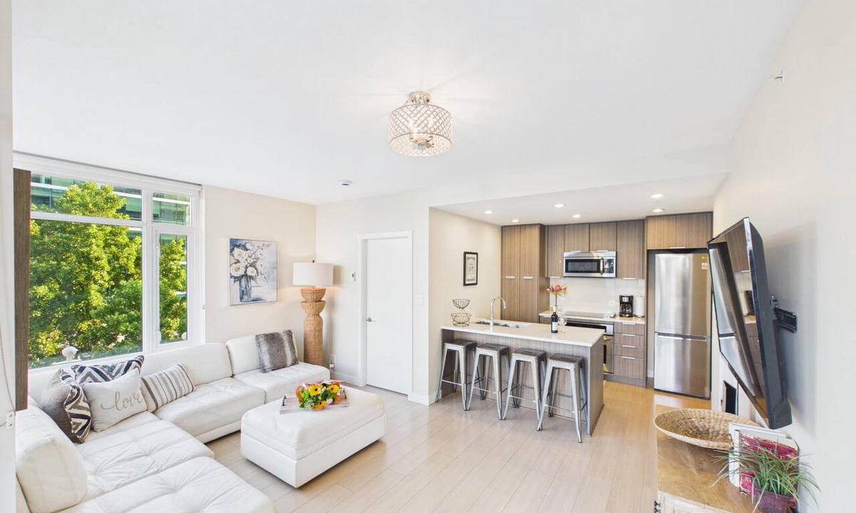 Downtown Victoria Condo | Chic Urban Sanctuary in Downtown Victoria