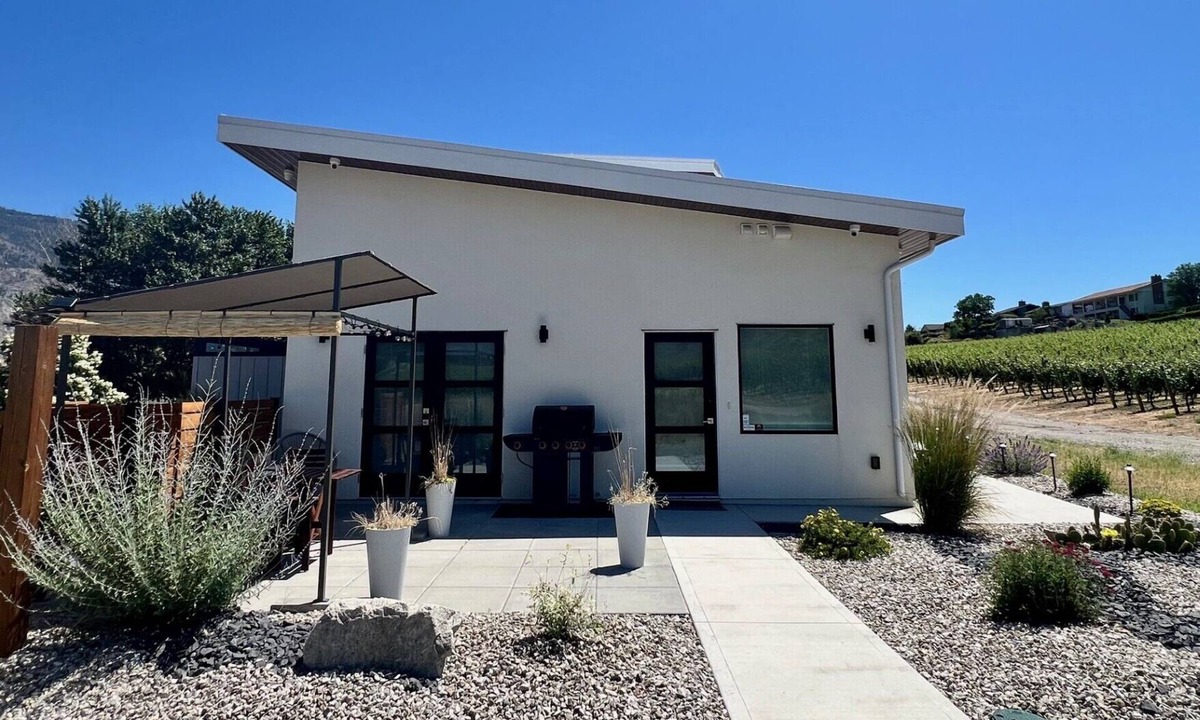 Osoyoos Apartment | Chic Vineyard Guesthouse