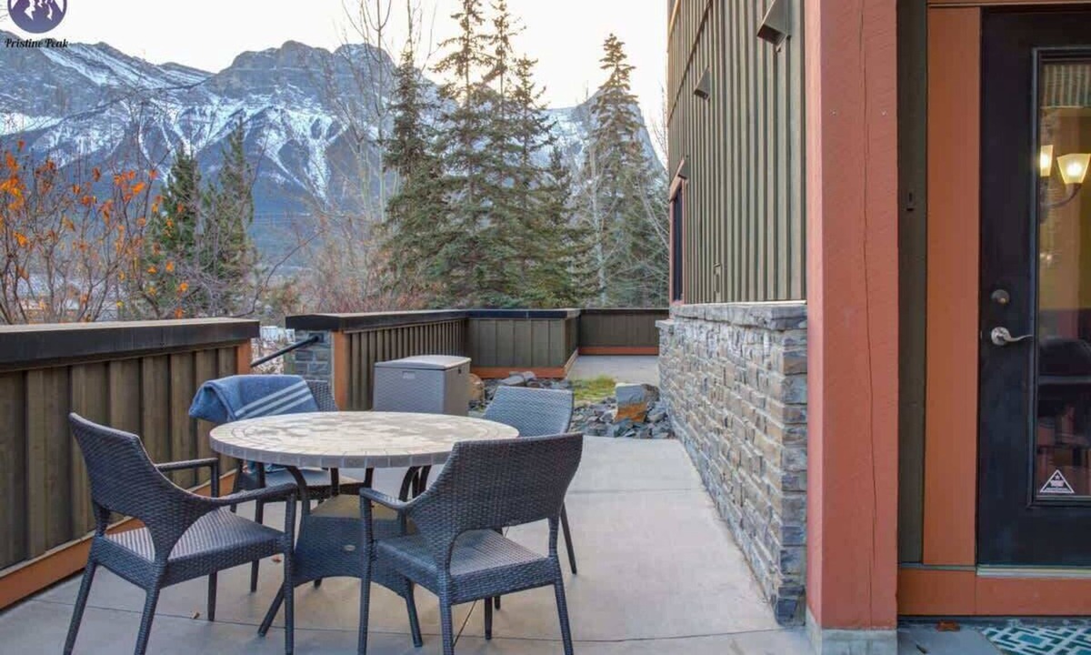 Canmore Apartment | Chinook Manor