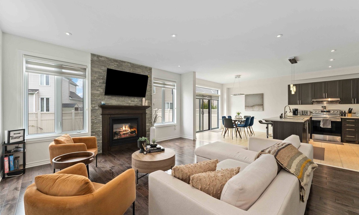 Ottawa Division House | Classy and Inviting 4BD | 15 MINS 2DT