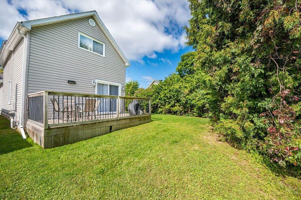 Pembroke House | Clean, renovated, modern 2 bedroom house in Pembroke