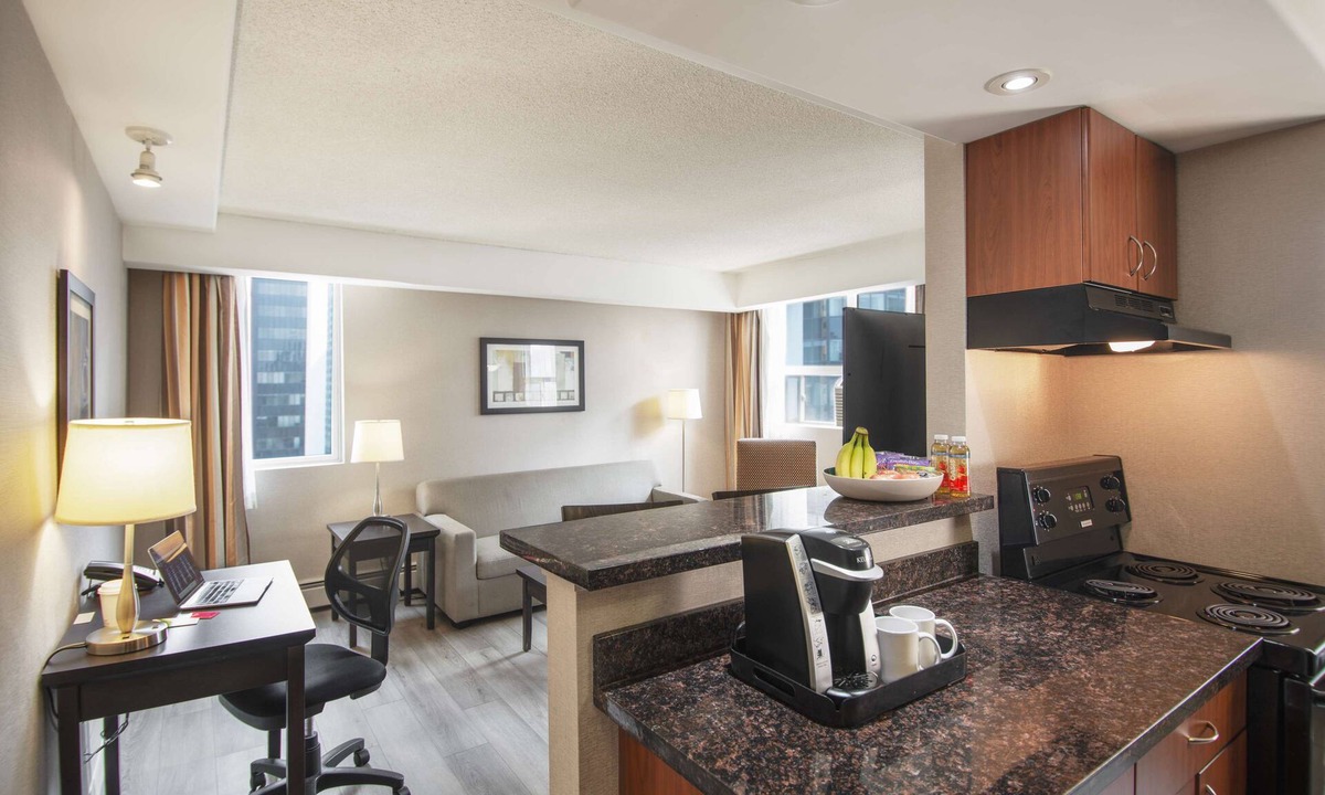 Downtown Calgary Hotel | Coast Calgary Downtown Hotel & Suites by APA