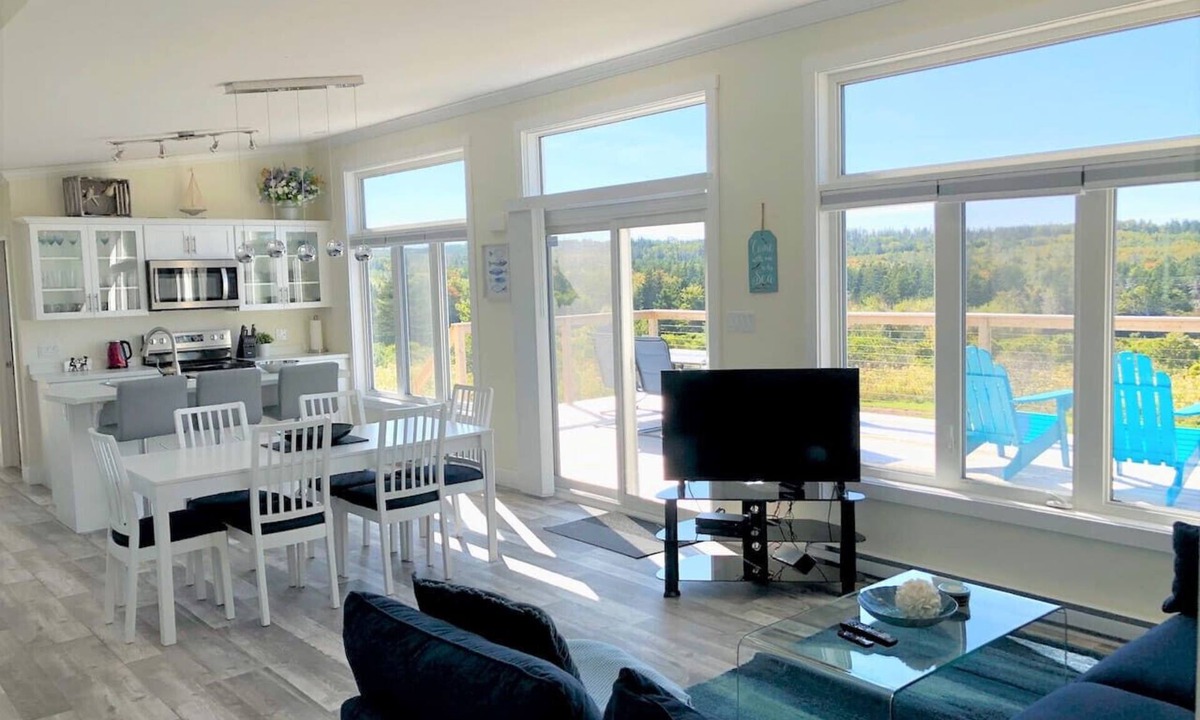 Colindale House | Coastal Haven - 3 Bedroom Executive-Class Villa