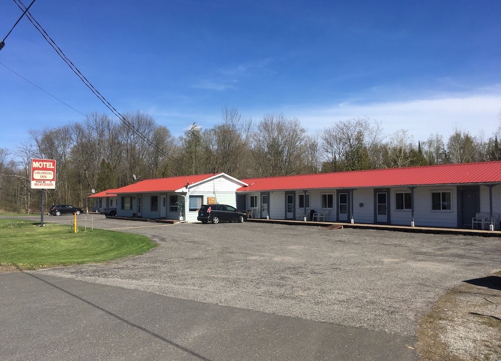 Madoc Hotel | Colonial Inn Motel