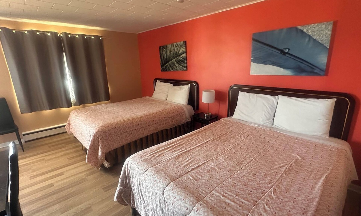 Chatham-Kent Hotel | Colonial Motel