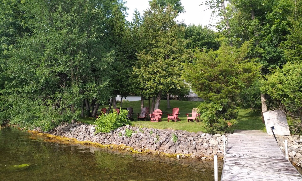 Rideau Lakes Cottage | Comfortable family cottage on Big Rideau Lake