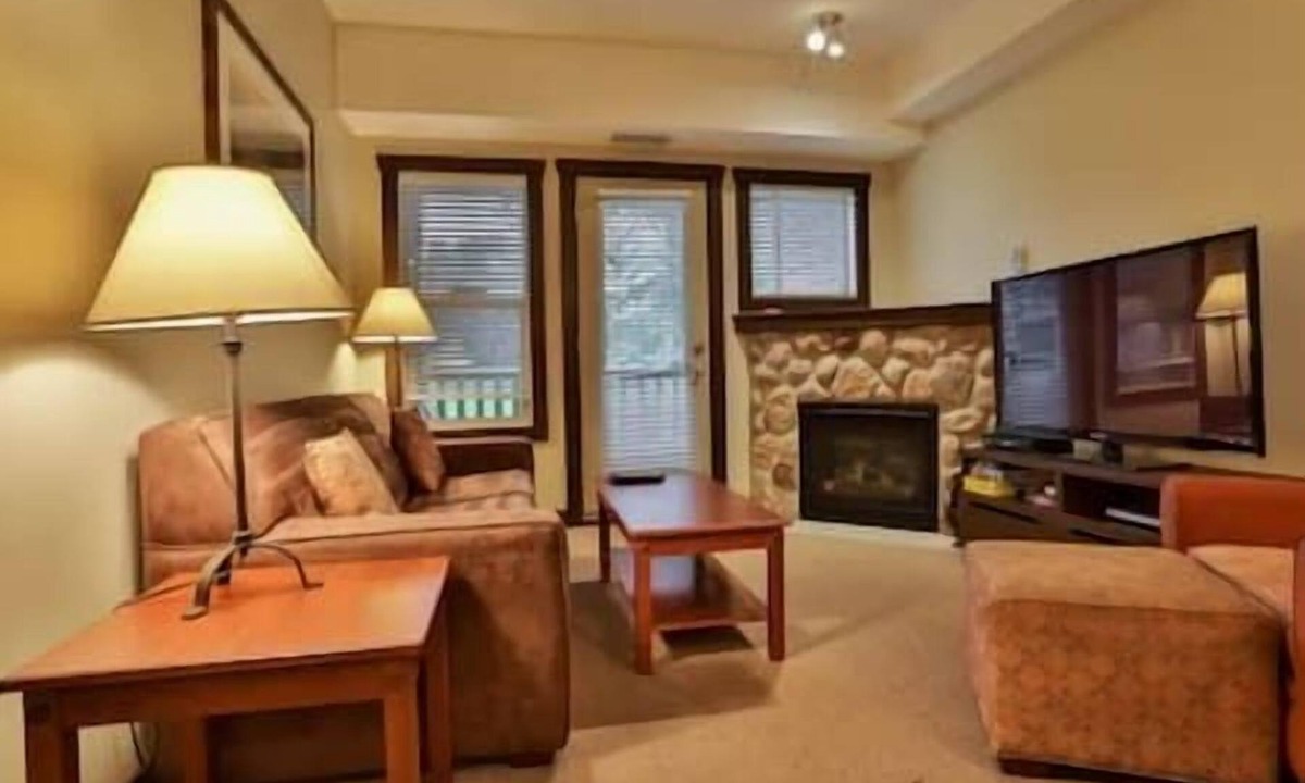 Fernie Condo | Condo Hotel/Hot Tub & Steam Room/Patio