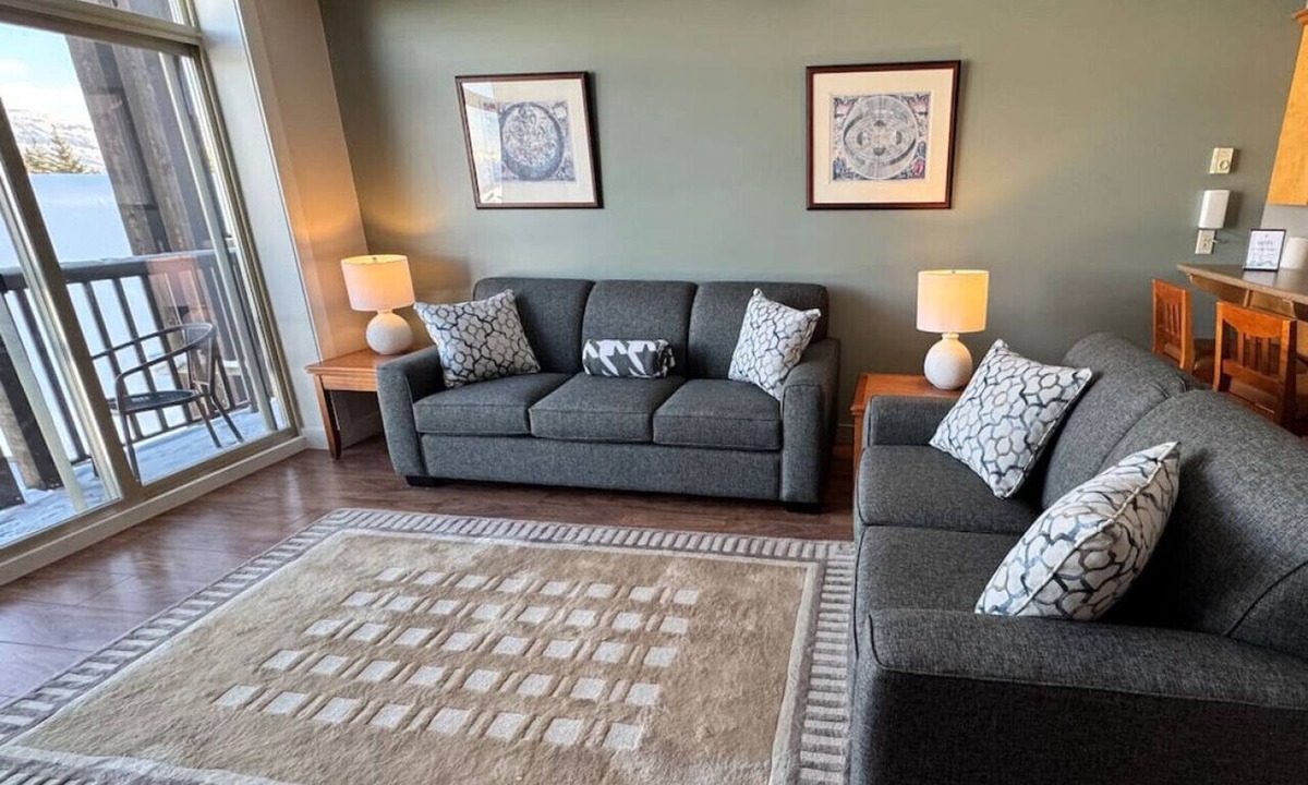Golden Apartment | Condo Valley Vista- Ski-in/Out with Hot Tub access