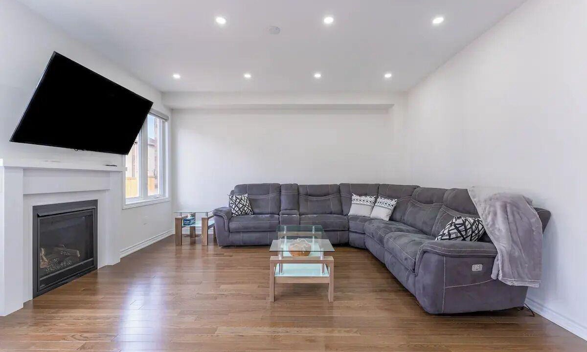 Mount Pleasant House | Contemporary Design - Cozy - Workspace