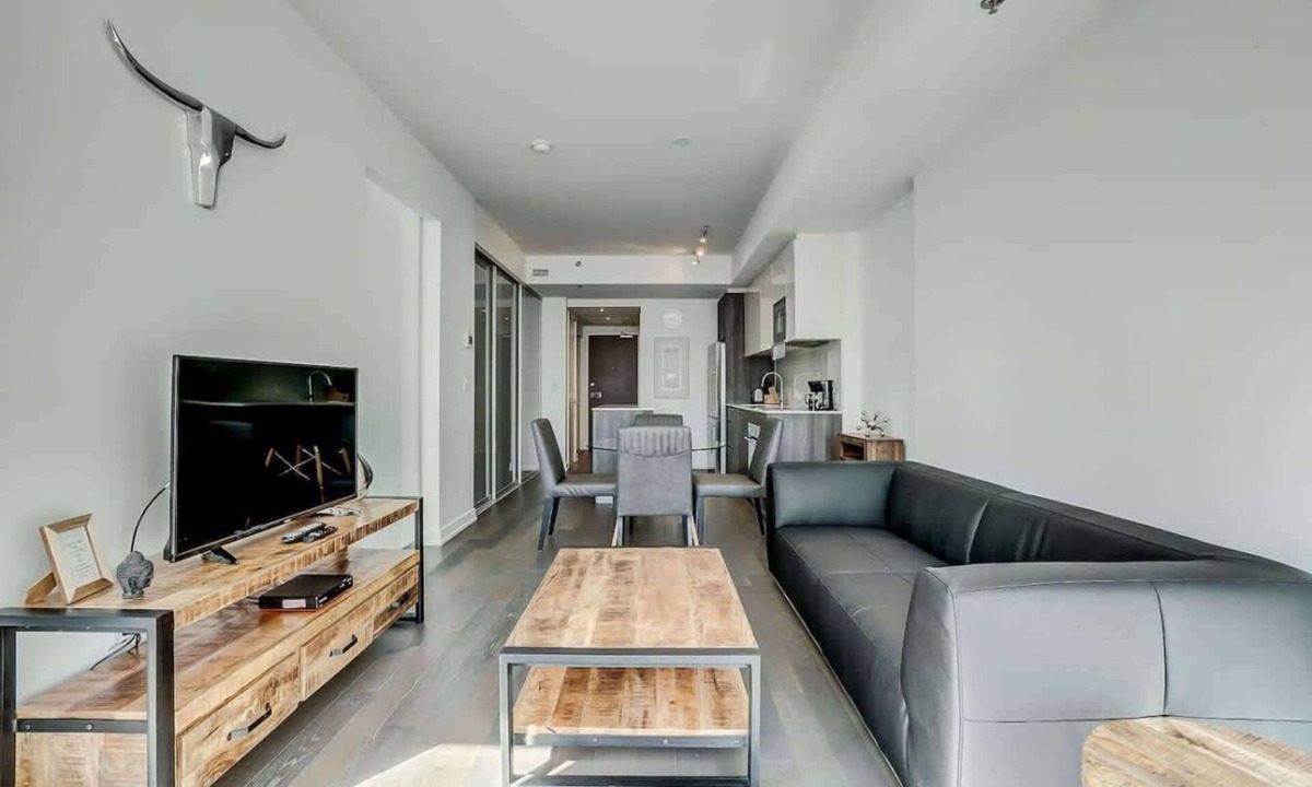 Byward Market - Parliament Hill Apartment | Corporate Stays | Slater 2 Bedrooms