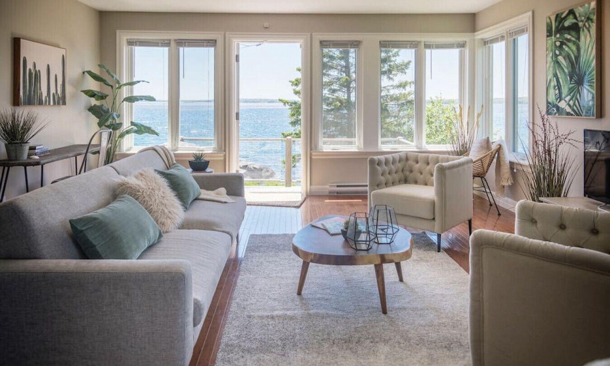 Port Mouton Cottage | Cosy Oceanfront Cottage - Hot Tub and Sauna