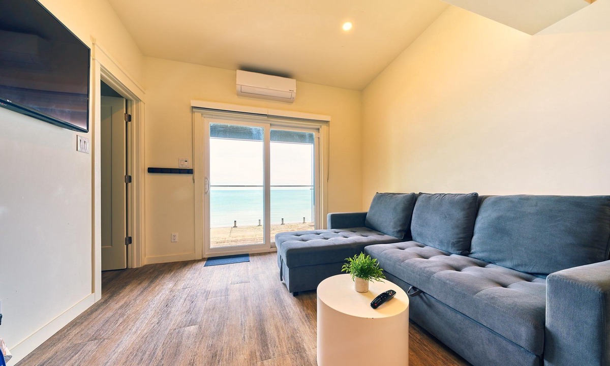 Wainfleet Cottage | Cottage 19: Upper-Level Beachfront Unit in 4-Plex