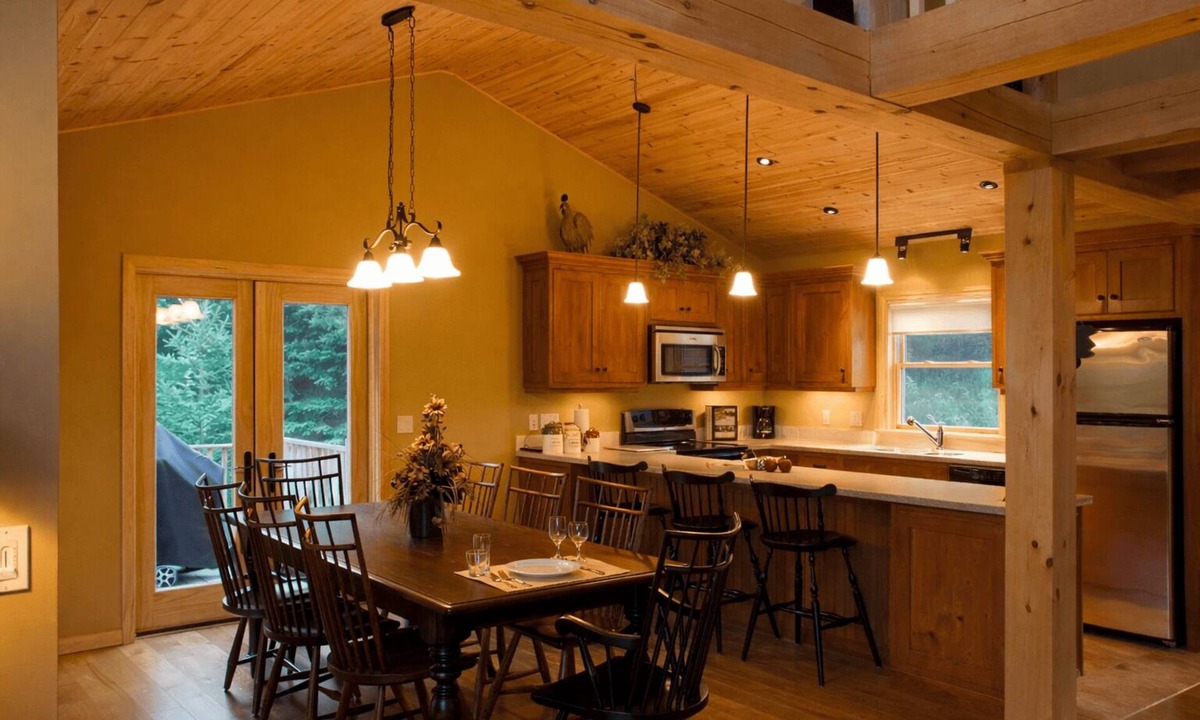 Utterson Cottage | Cottage 24 | Pet-Friendly Muskoka Cottage Near Beach & Resort Amenities Sleeps 6