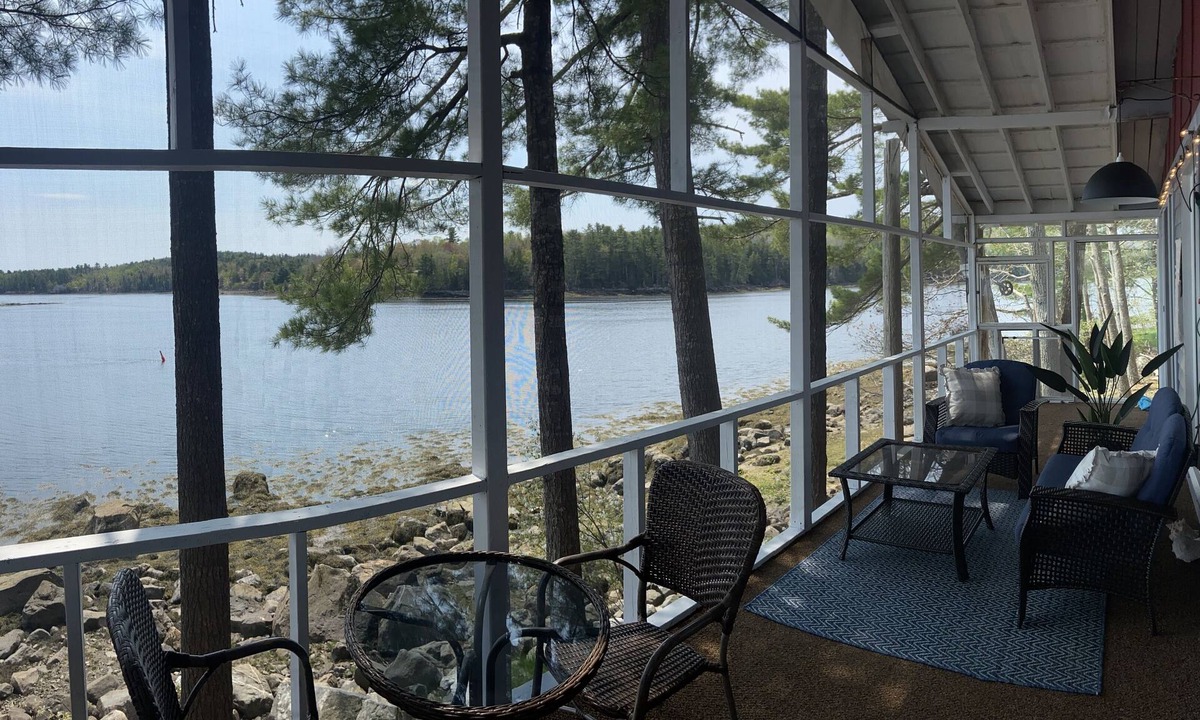 Valley Road Cabin | Cottage located on the banks of the historic St.Croix River