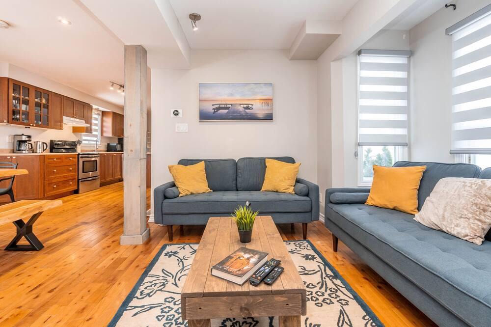Alcona Cottage | Cottage right across Lake Simcoe