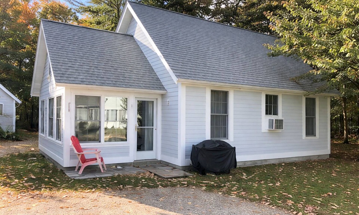 Summer Village Cottage | Cottages at Summer Village, fully furnished cottage, Wi-fi, heated pools, hot tub