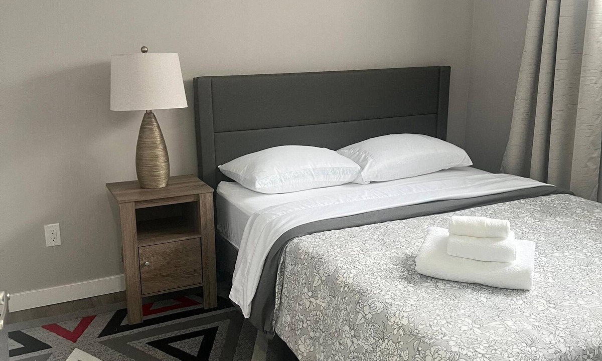 Saskatoon Apartment | Cozy 1-bedroom apartment separate entrance in serene & quiet Saskatoon area.