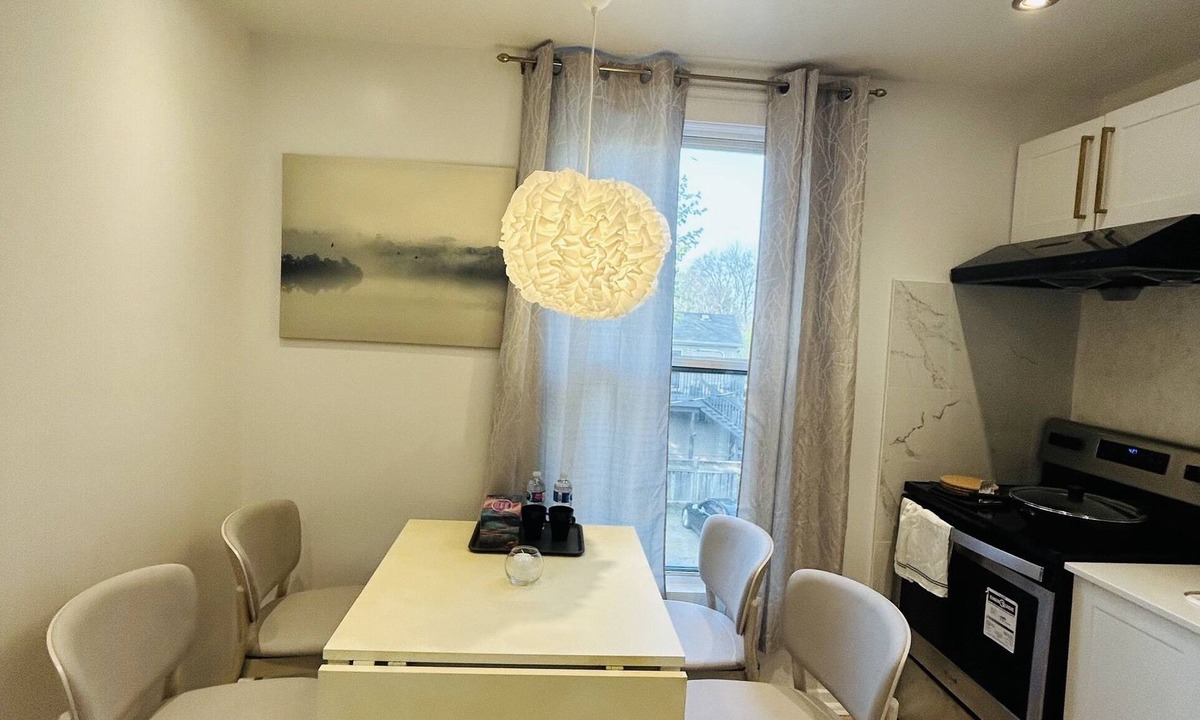 Grimsby Apartment | Cozy 1-Bedroom Apartment in the Heart of Grimsby