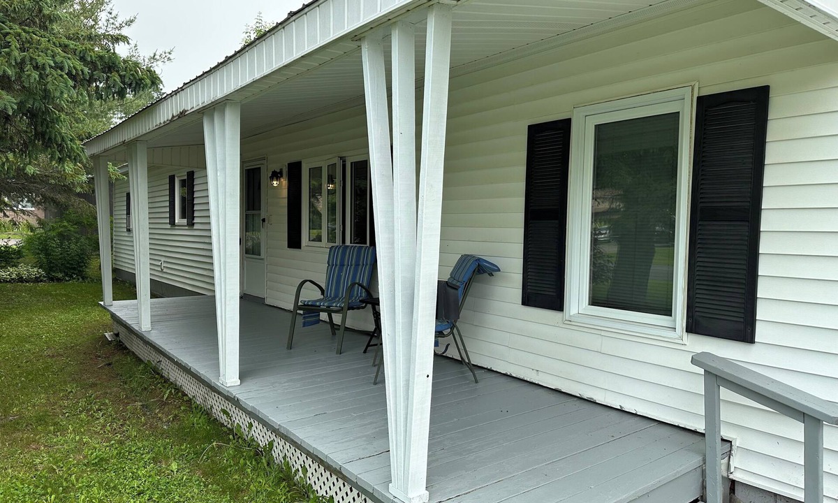 Van Buren House | Cozy 2-bedroom home in Van Buren with easy trail access and garage!