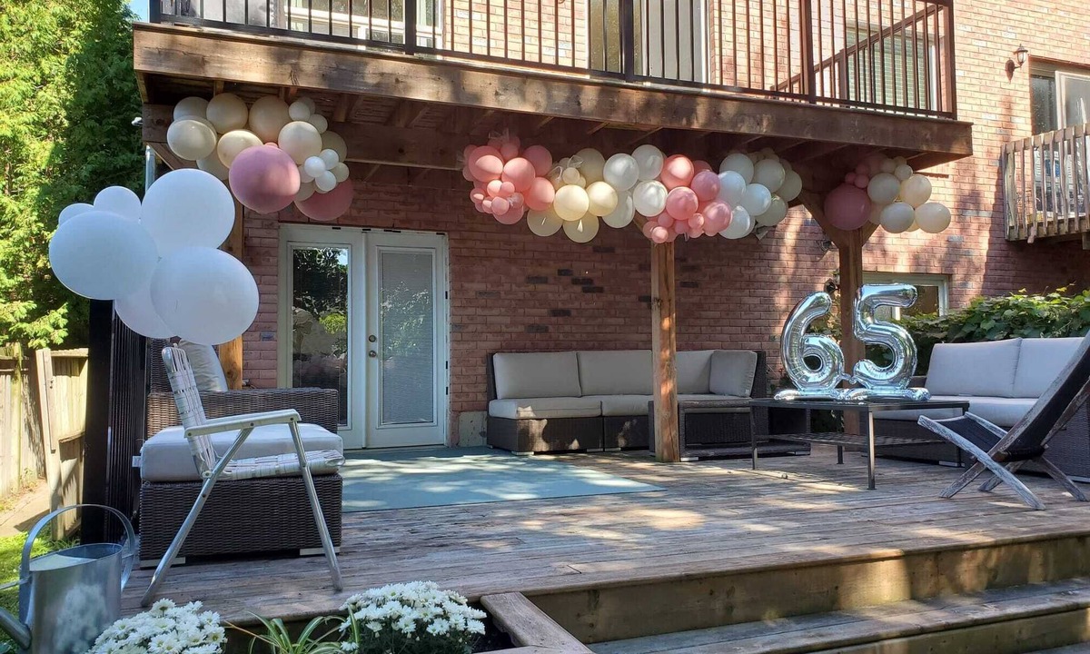 Georgina House | Cozy 4-Bedroom Townhouse, Steps to Lake Simcoe and shops, short drive to beach.