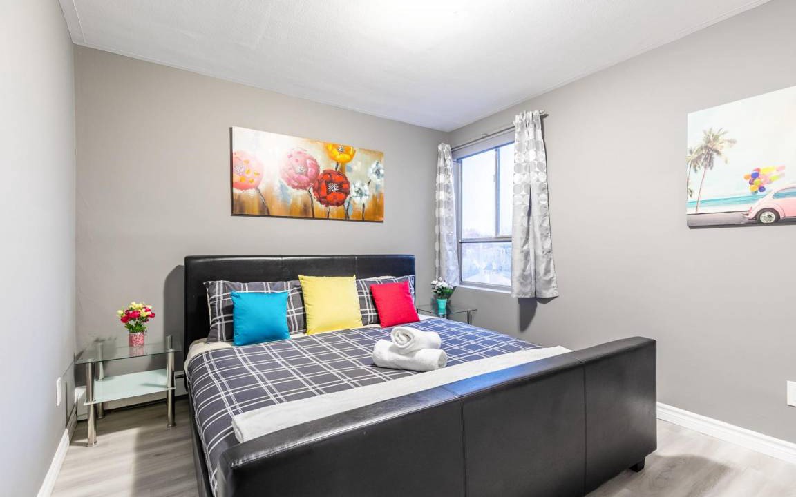 Rosedale Apartment | Cozy & Bright 1BR King Apartment - near DT Hamilton!