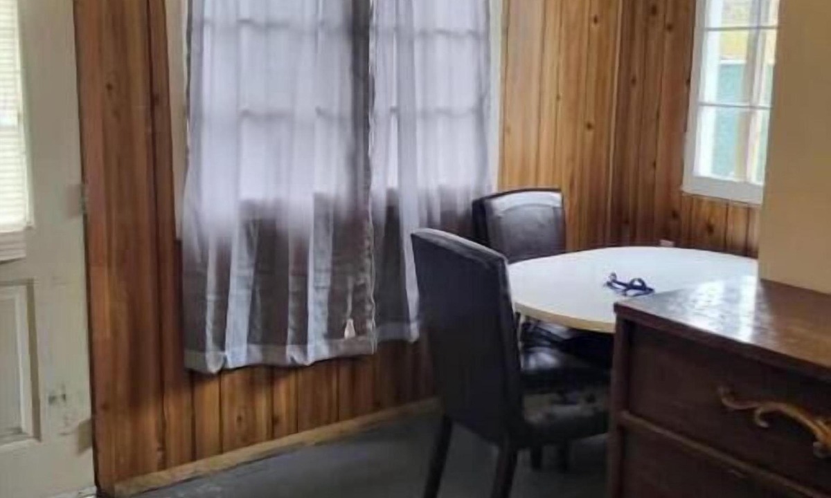 Grand Bend Cabin | Cozy Cabin #3 one block to beach