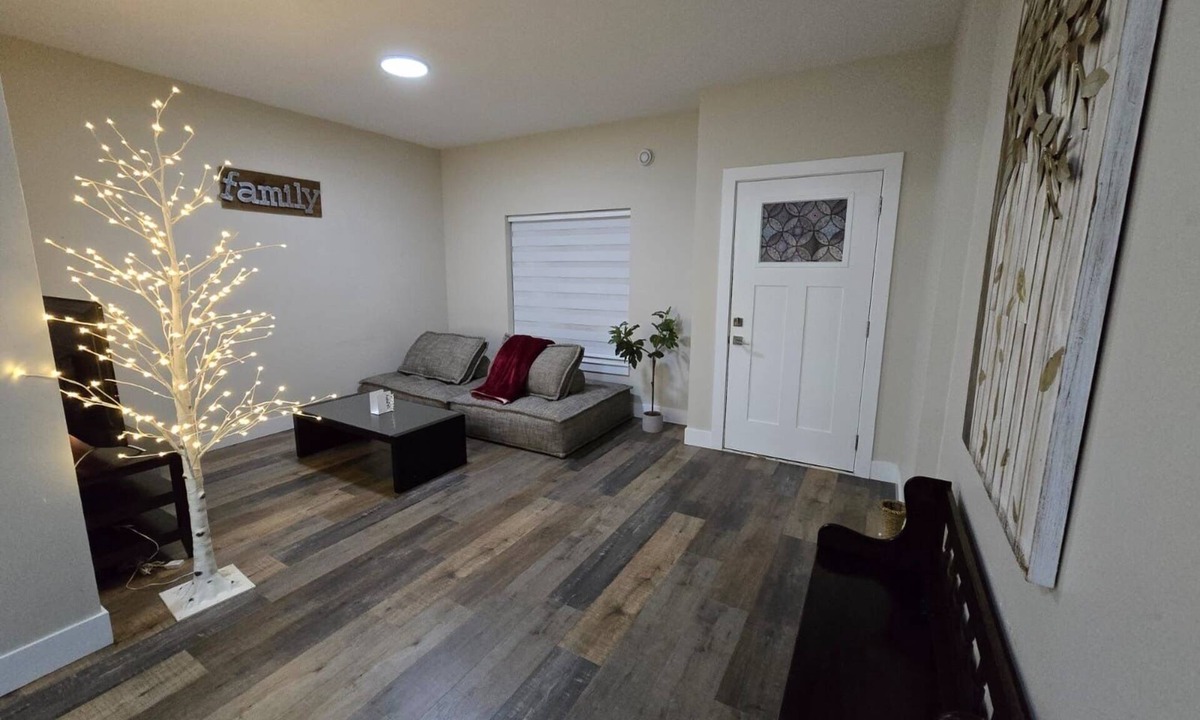 Abbotsford Condo | Cozy condo with AC in lovely Abbotsford