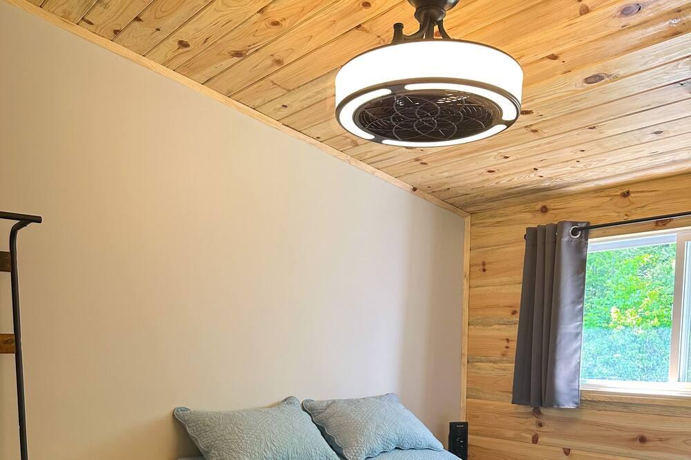 Clarington Other | Cozy getaway retreat in the Ganaraska area away from the city!