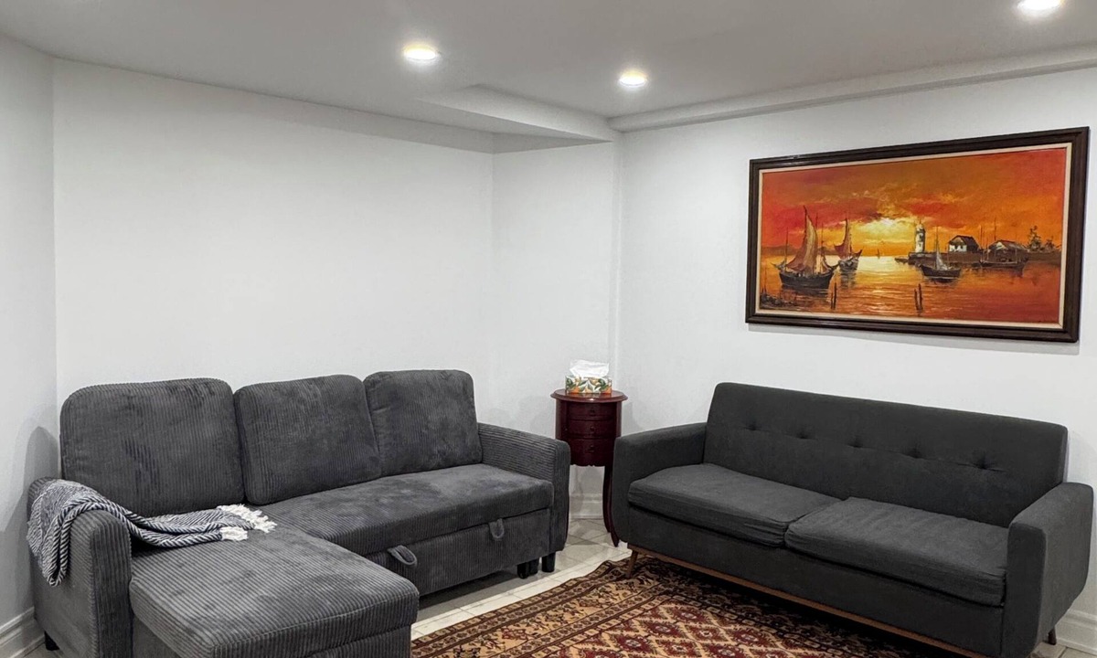 Pickering Apartment | Cozy & modern apartment in Pickering
