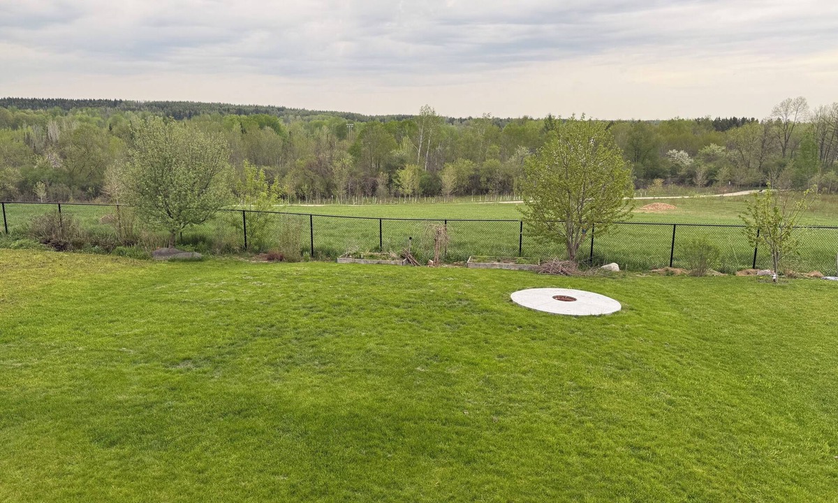 Guelph House | Cozy Nest with Comfort, friendly Beautiful Backyard, close to lake, hiking trial