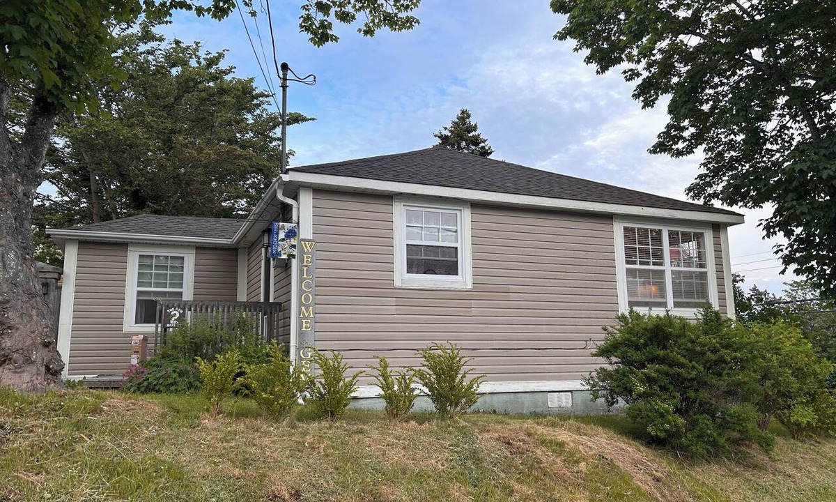 Harbour Grace Cottage | Cozy Noad Cottage in the Historic Town of Harbour Grace
